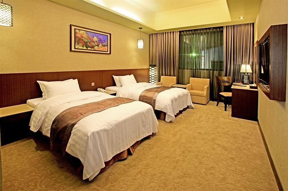 Guanko Hotel Цзяи Экстерьер фото